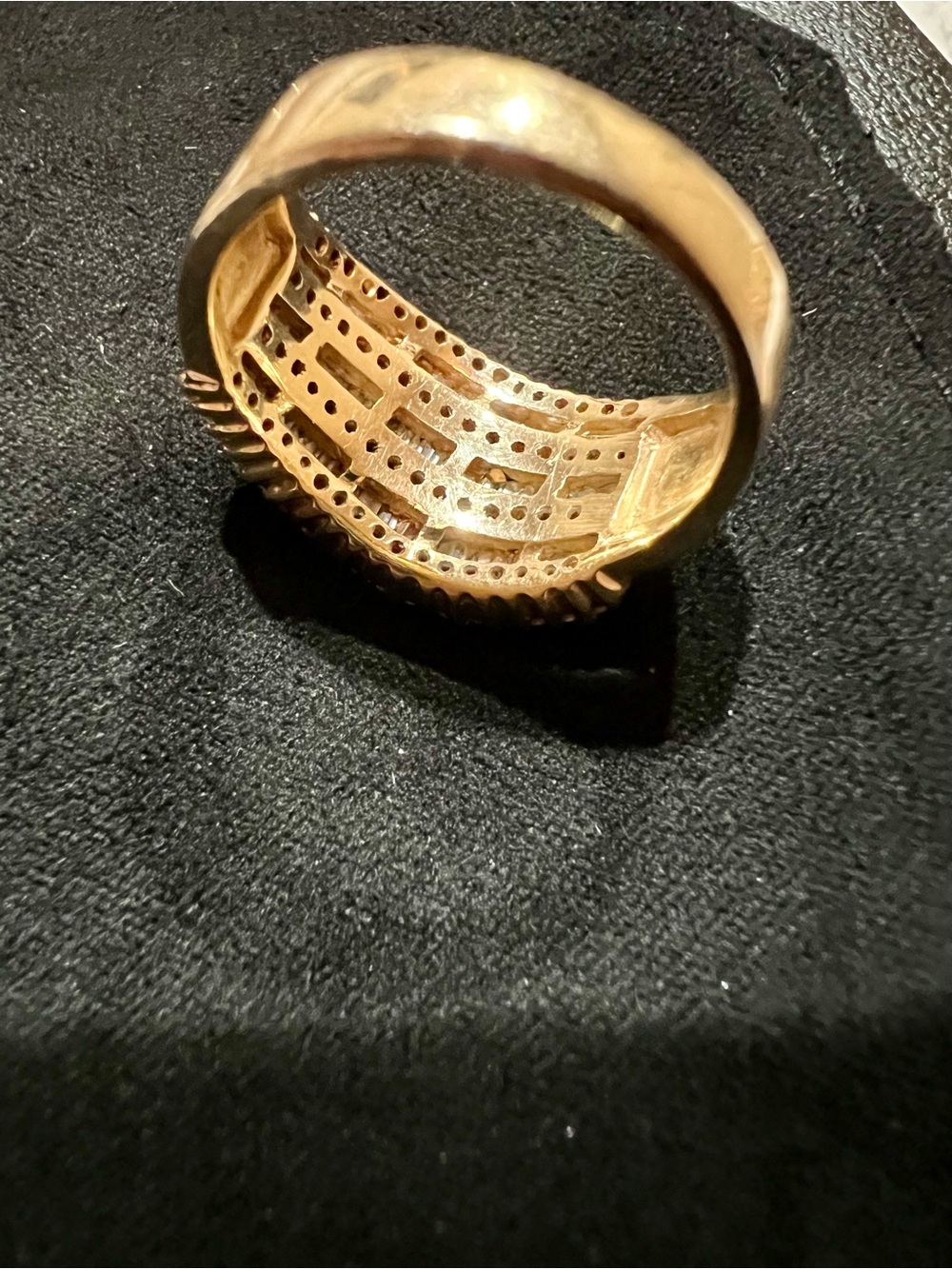 14K SOLID GOLD, REAL DIAMONDS!💎 
Multi-Row Baguette & Round Crystal Dome Ring - Picture 7 of 8